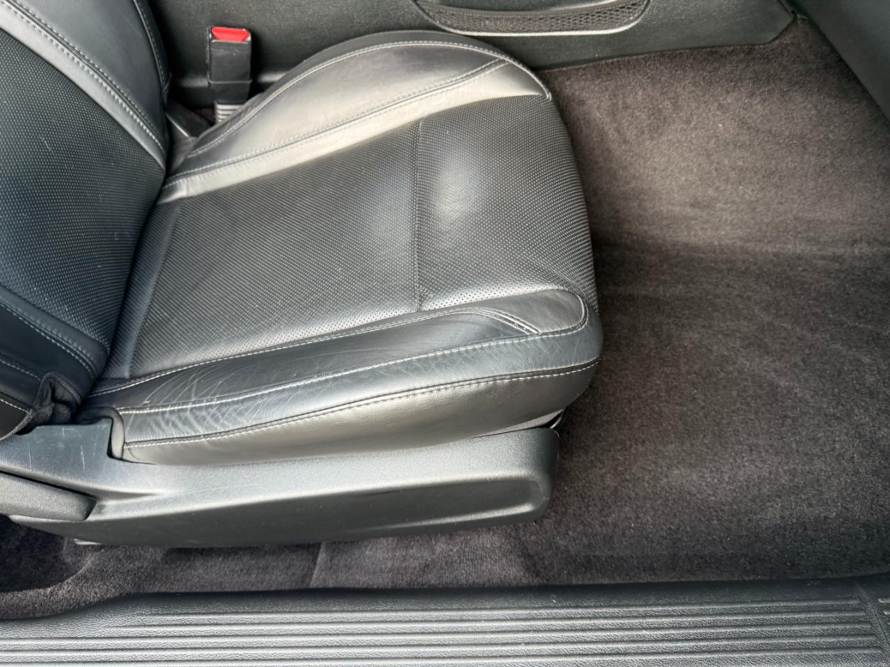 Dodge Challenger SXT Plus RWD 2018