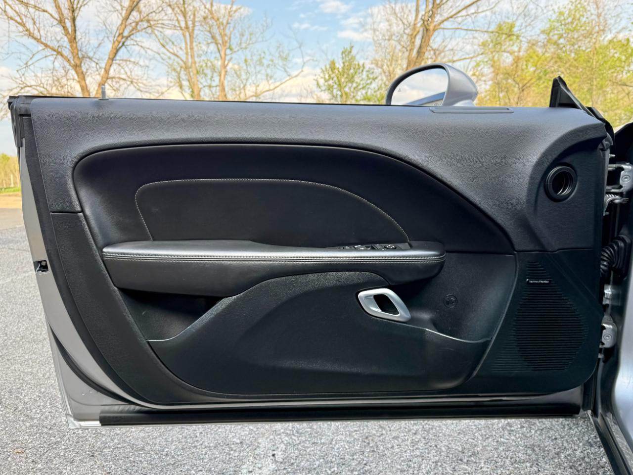 Dodge Challenger SXT Plus RWD 2018