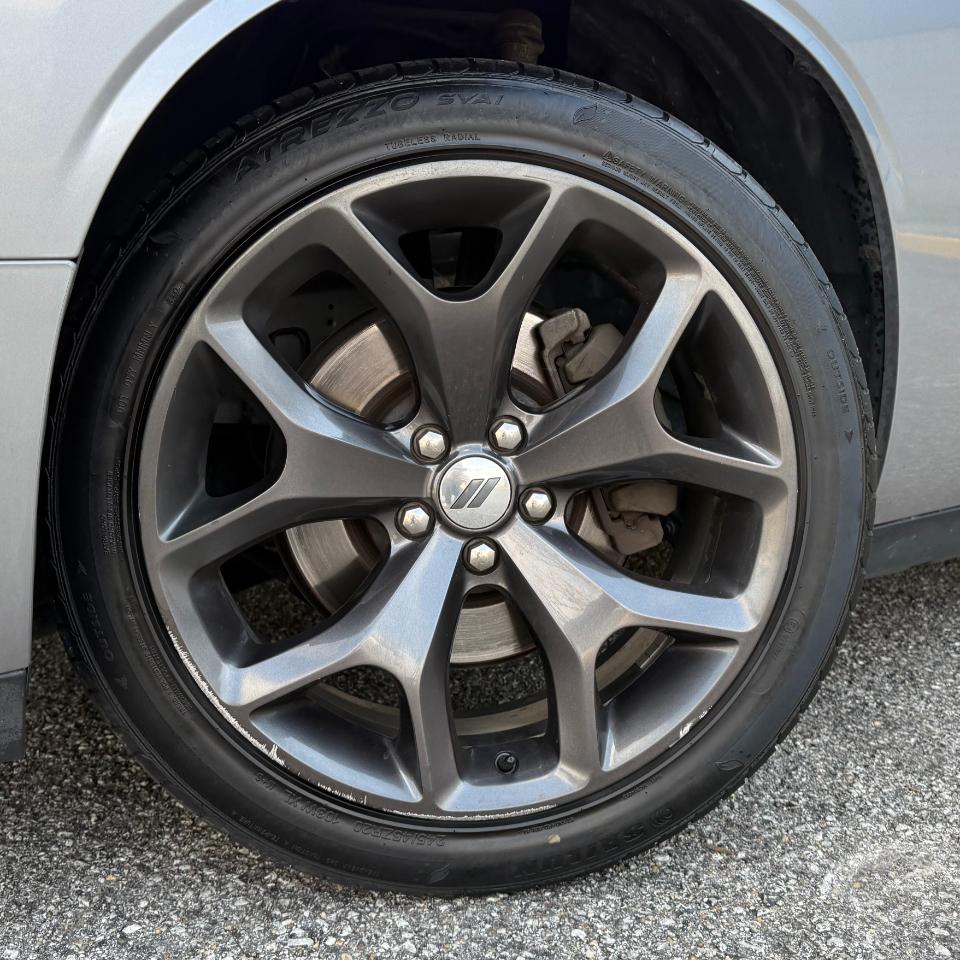 Dodge Challenger SXT Plus RWD 2018