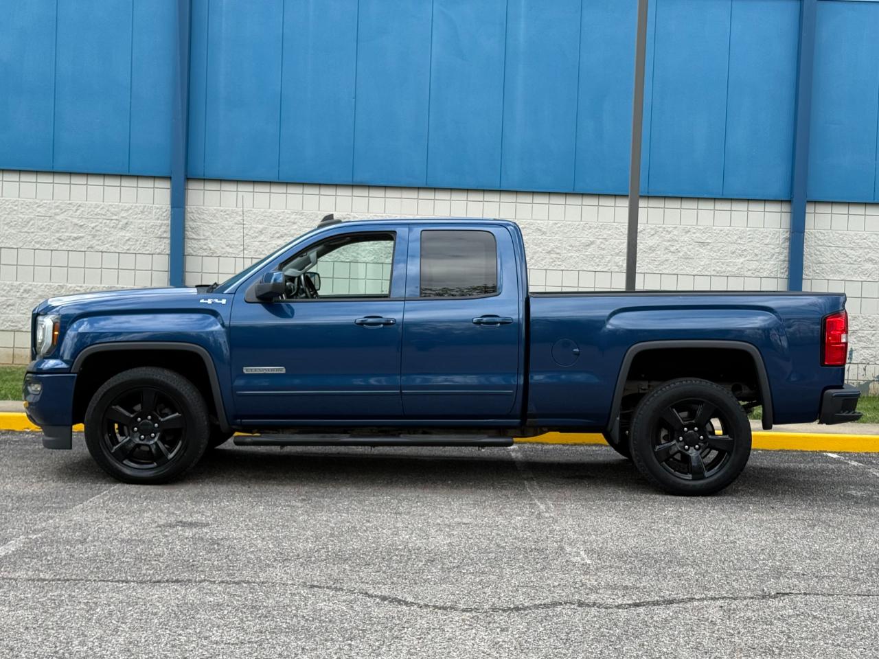 GMC Sierra 1500 4WD Double Cab 143.5" SLE 2017