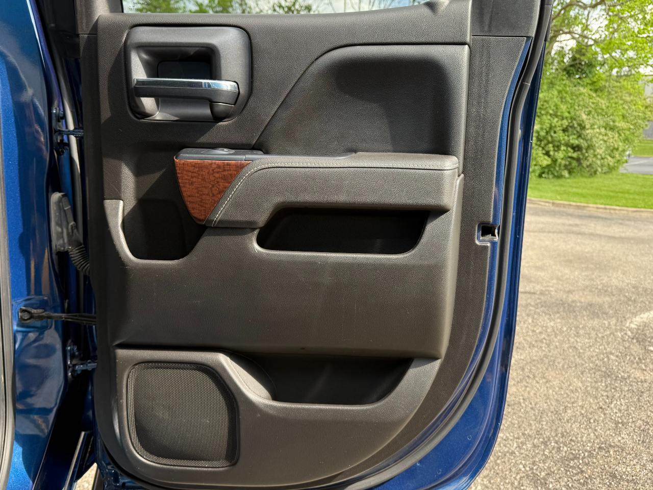 GMC Sierra 1500 4WD Double Cab 143.5" SLE 2017