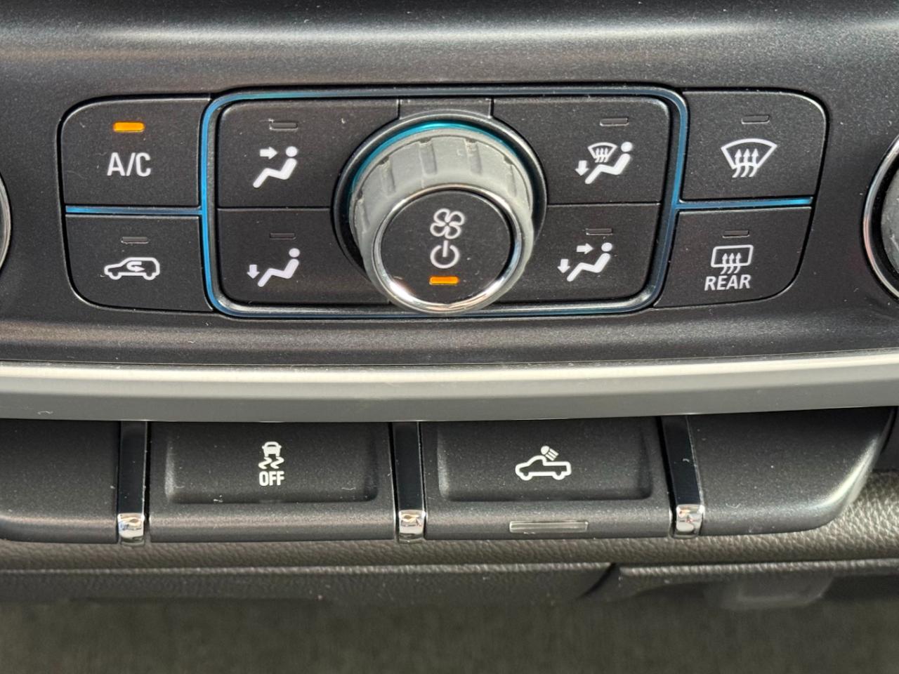 GMC Sierra 1500 4WD Double Cab 143.5" SLE 2017