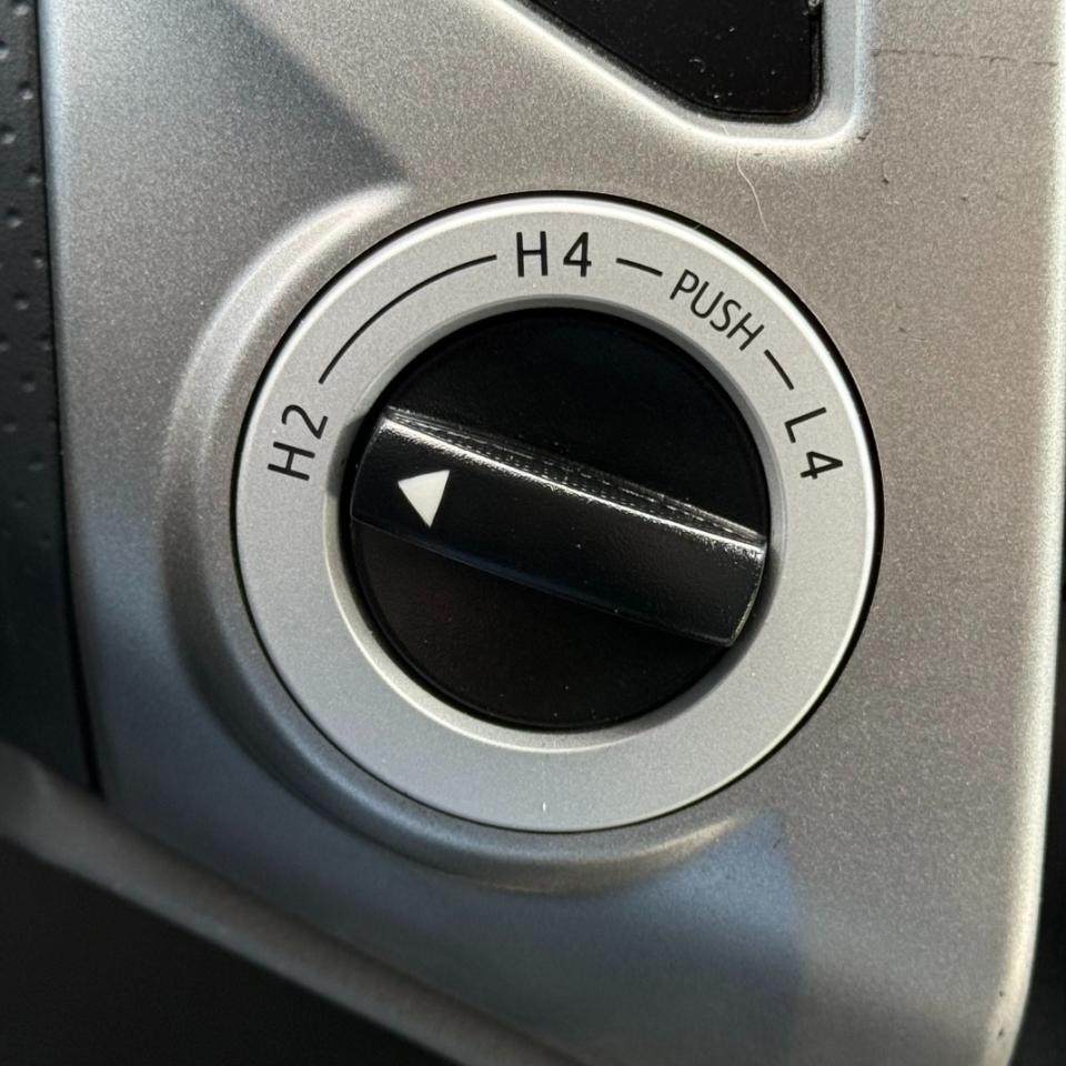 Toyota Tacoma 4WD Double Cab V6 MT (Natl) 2014