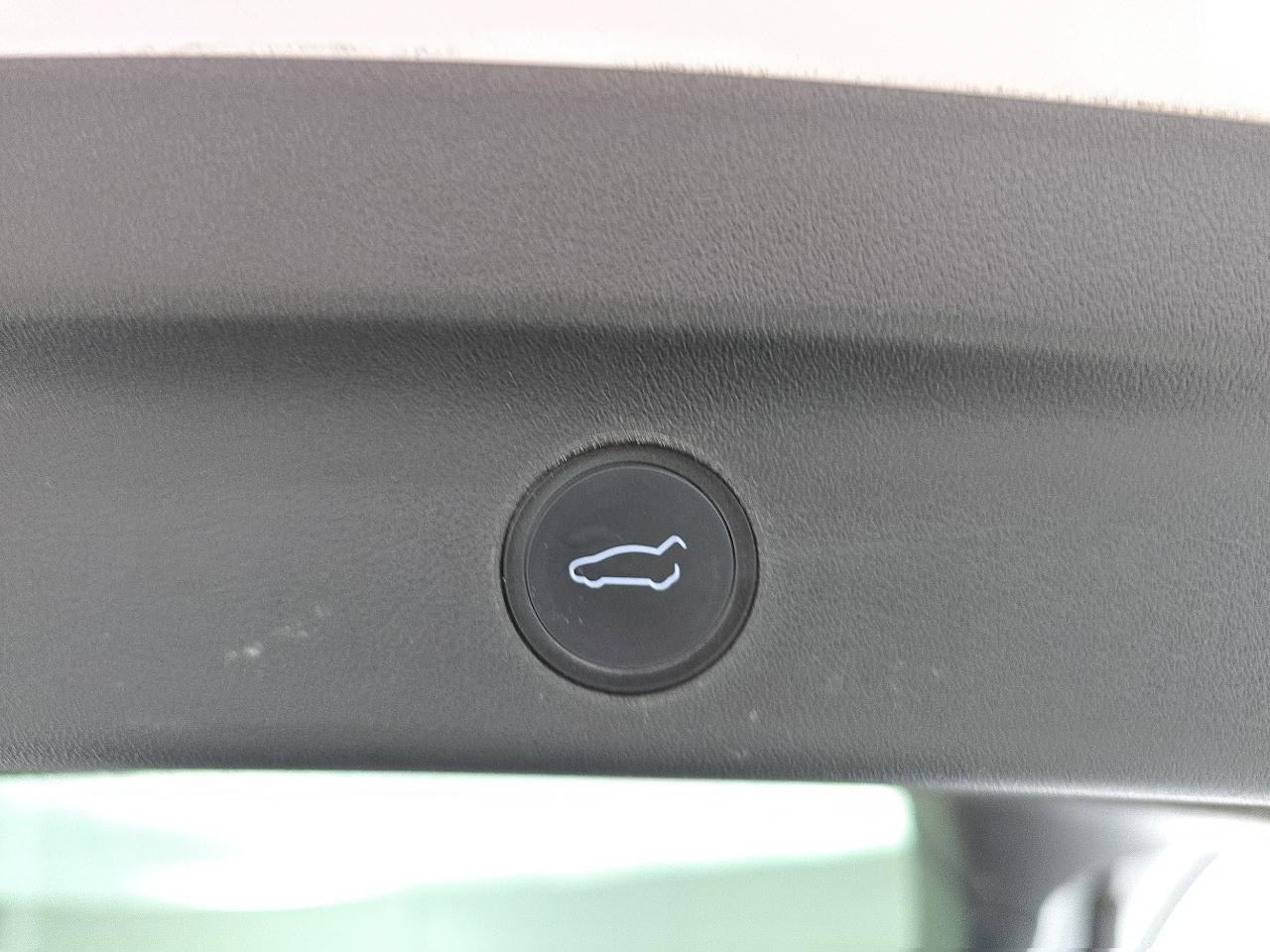 Tesla Model Y Long Range AWD 2023