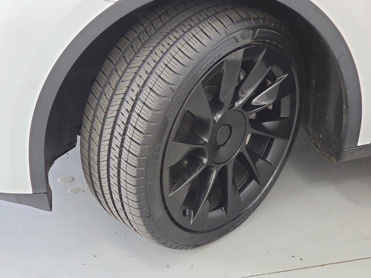 Tesla Model Y Long Range AWD 2023