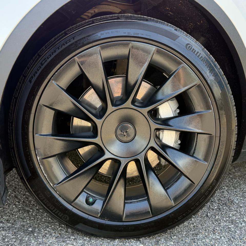 Tesla Model Y Long Range AWD 2023