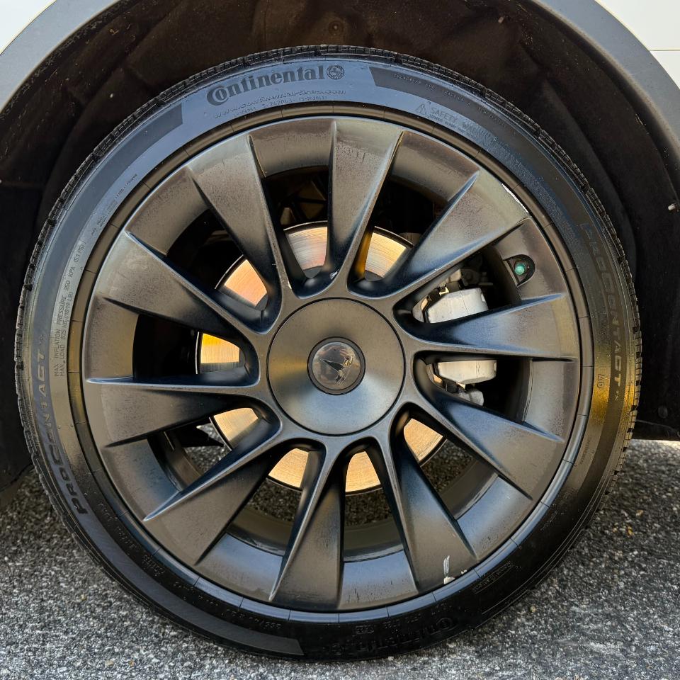 Tesla Model Y Long Range AWD 2023