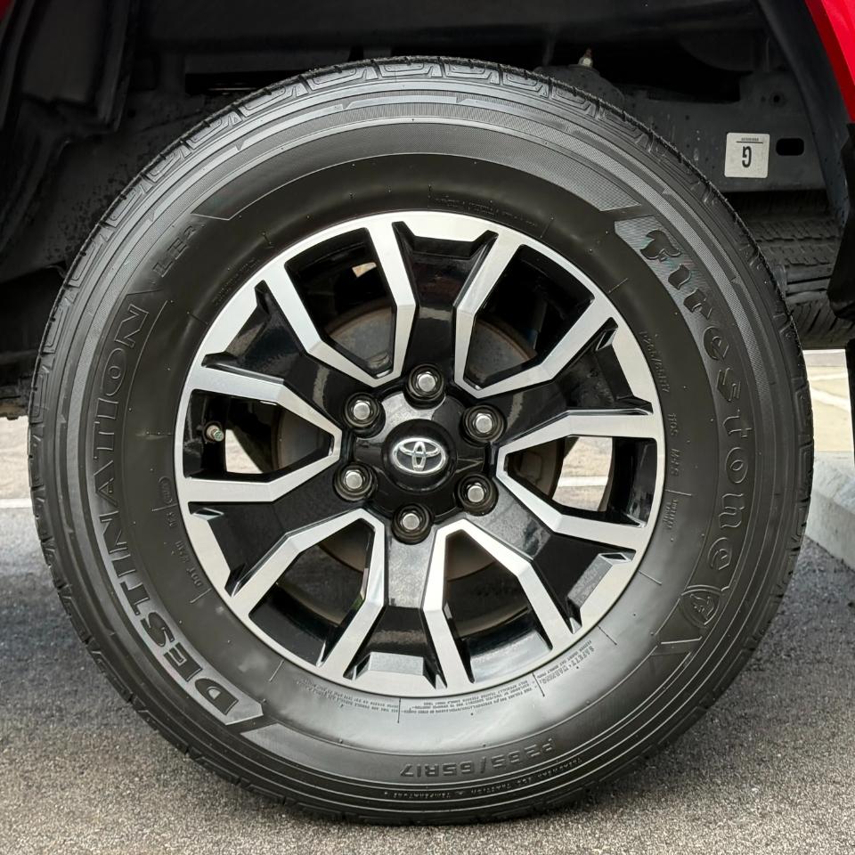 Toyota Tacoma 4WD TRD Off Road Double Cab 5' Bed V6 MT (Natl) 2021
