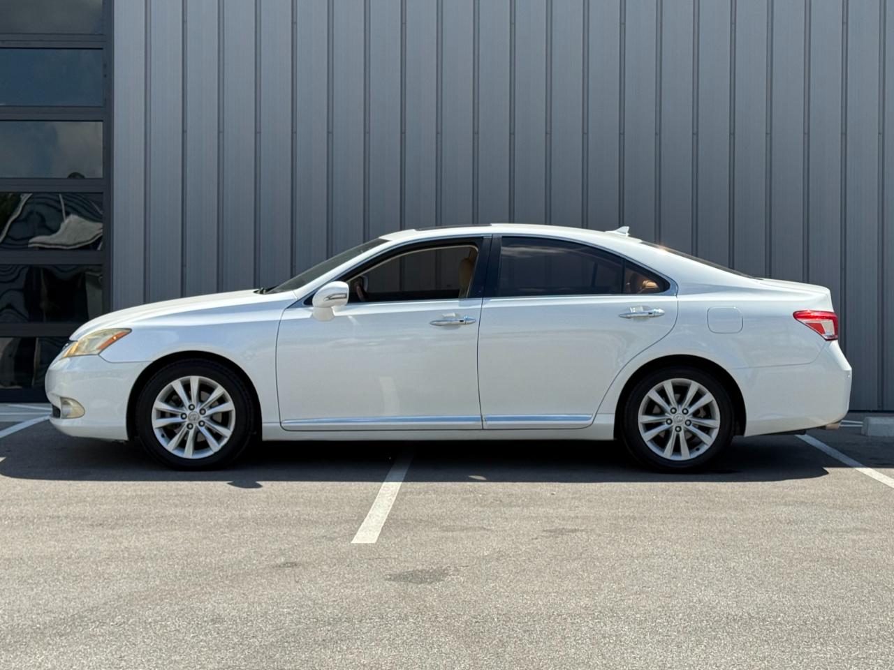 Lexus ES 350 4dr Sdn 2010