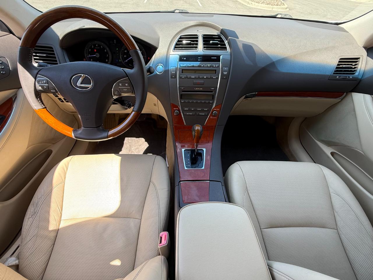 Lexus ES 350 4dr Sdn 2010