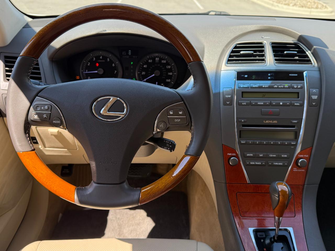 Lexus ES 350 4dr Sdn 2010