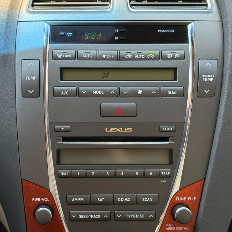 Lexus ES 350 4dr Sdn 2010