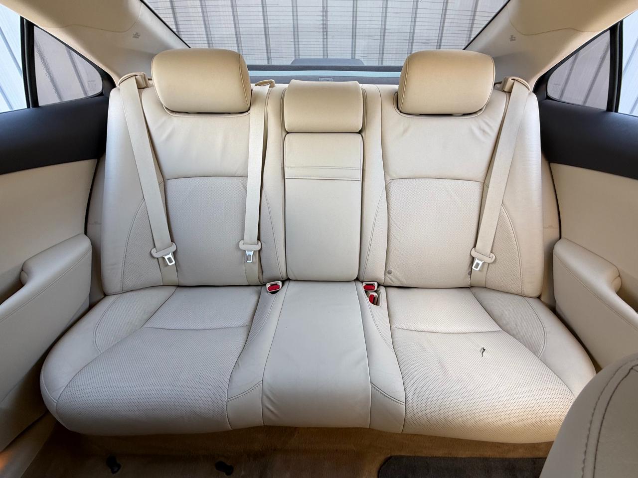 Lexus ES 350 4dr Sdn 2010