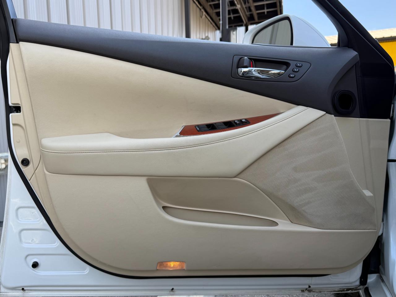 Lexus ES 350 4dr Sdn 2010