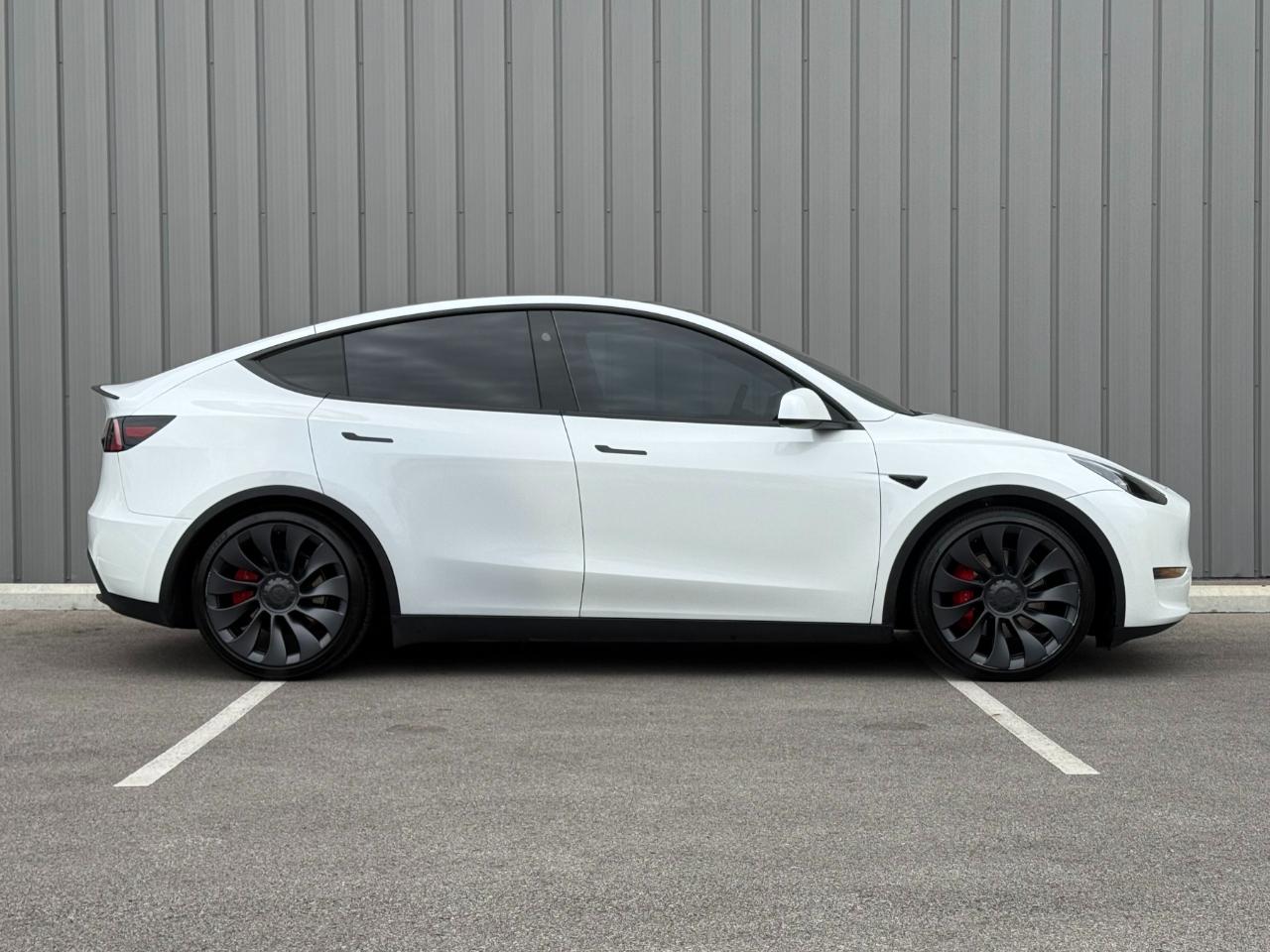 Tesla Model Y Performance AWD 2024