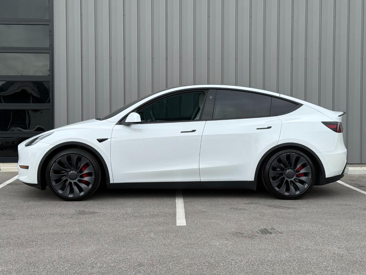 Tesla Model Y Performance AWD 2024
