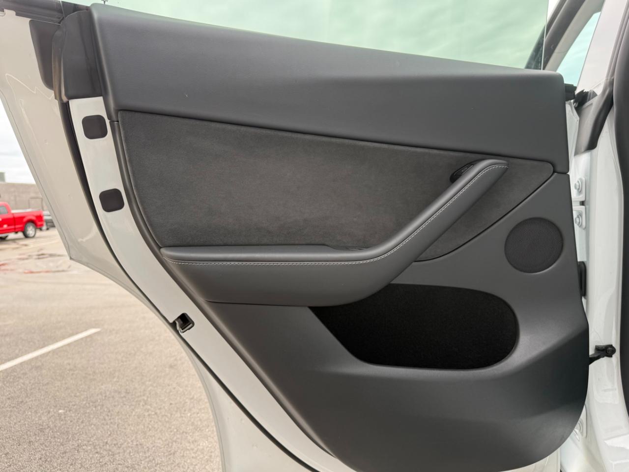 Tesla Model Y Performance AWD 2024