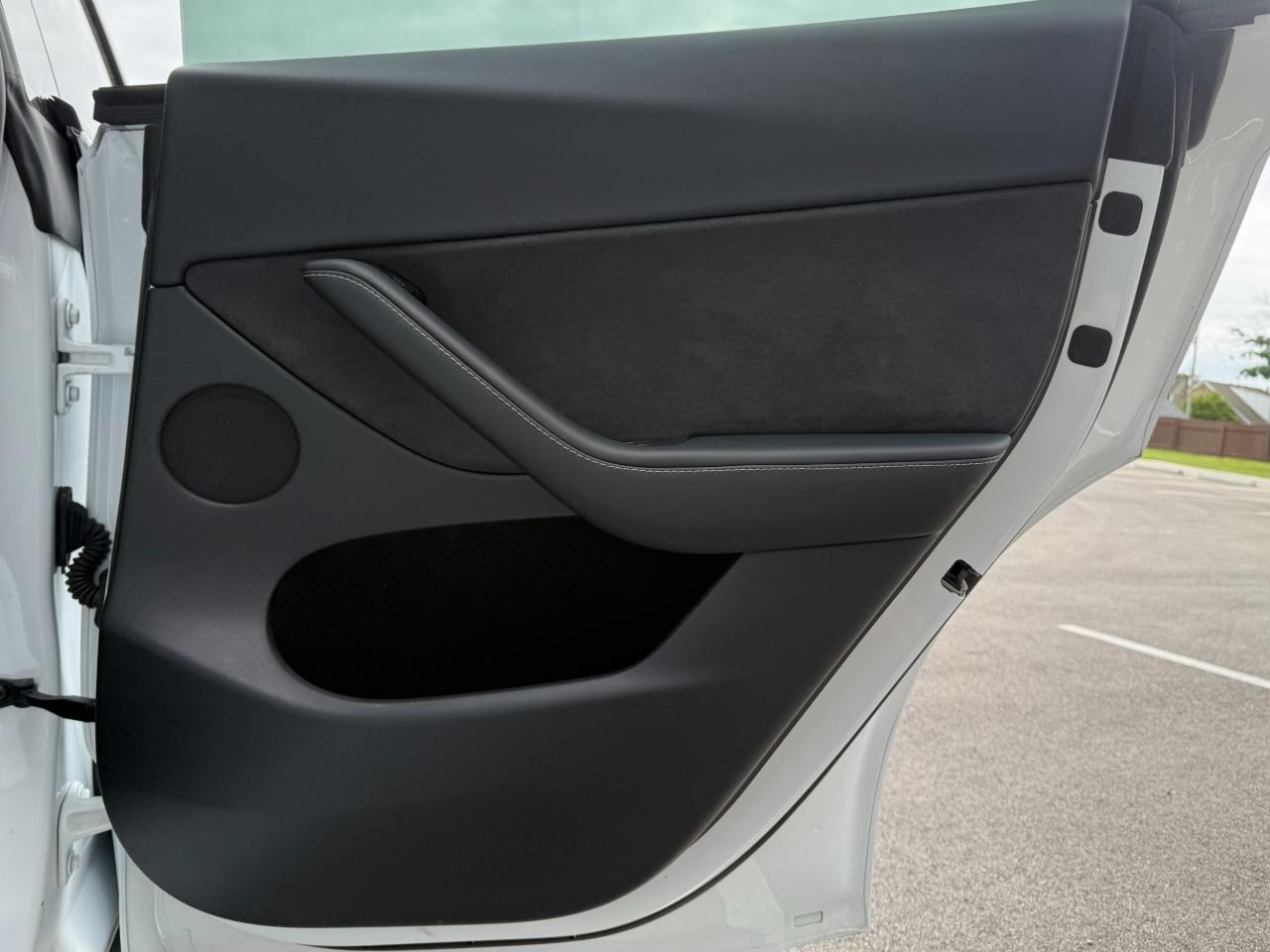 Tesla Model Y Performance AWD 2024