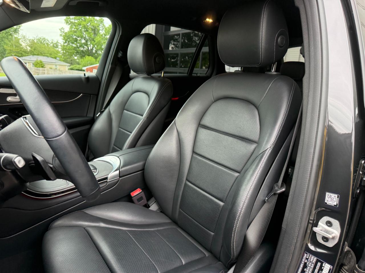 Mercedes-Benz GLC GLC 300 SUV 2022
