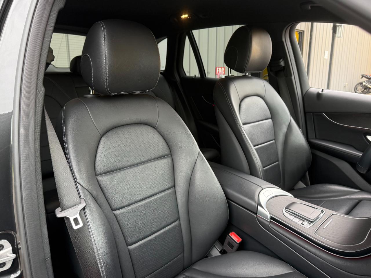 Mercedes-Benz GLC GLC 300 SUV 2022