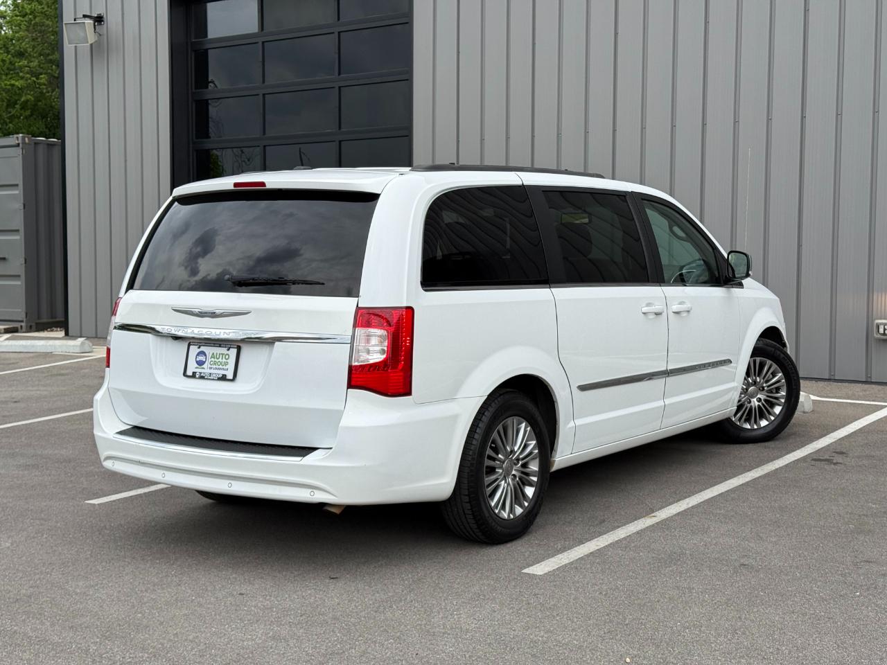 Chrysler Town & Country 4dr Wgn Touring-L 2015