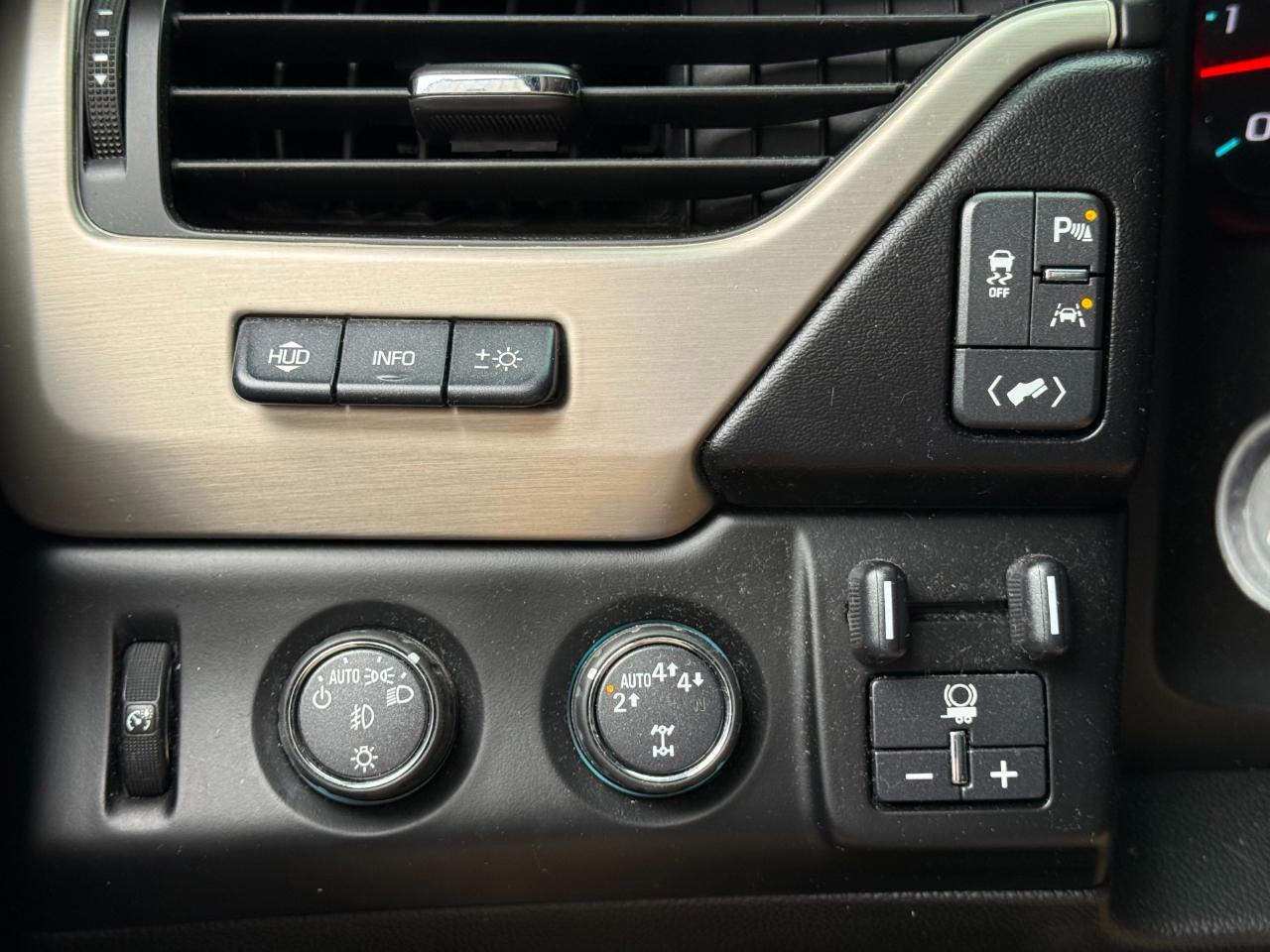 GMC Yukon 4WD 4dr Denali 2017