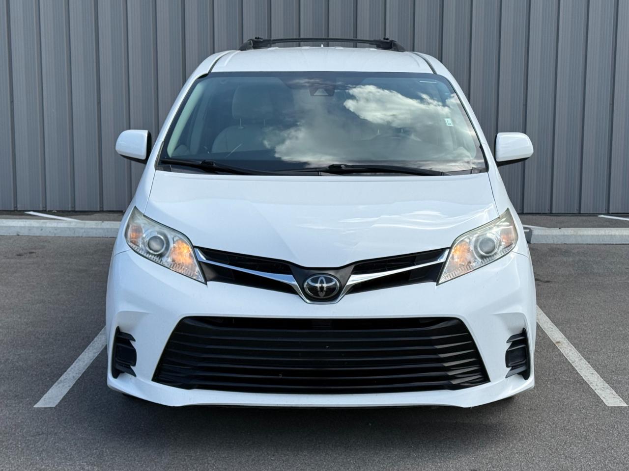 Toyota Sienna LE FWD 8-Passenger (Natl) 2018