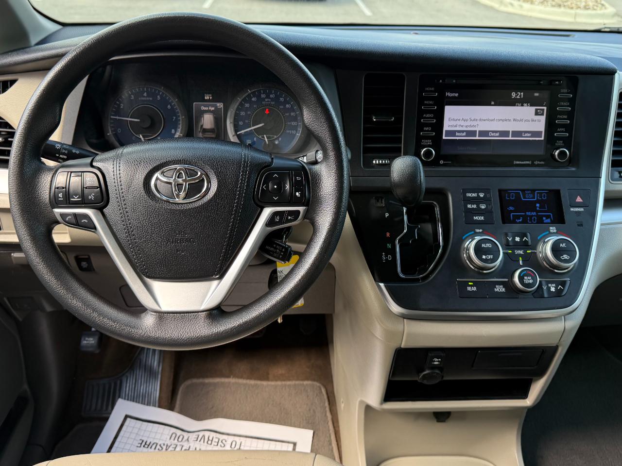 Toyota Sienna LE FWD 8-Passenger (Natl) 2018