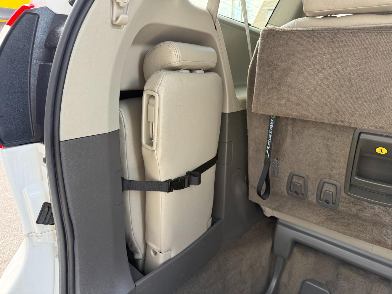 Toyota Sienna LE FWD 8-Passenger (Natl) 2018