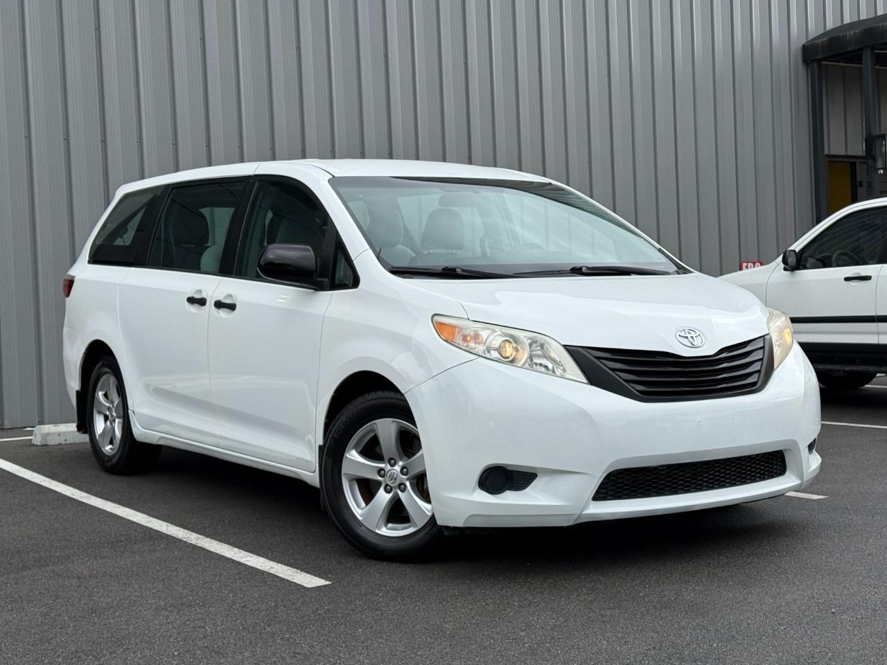 Toyota Sienna L FWD 7-Passenger (Natl) 2017