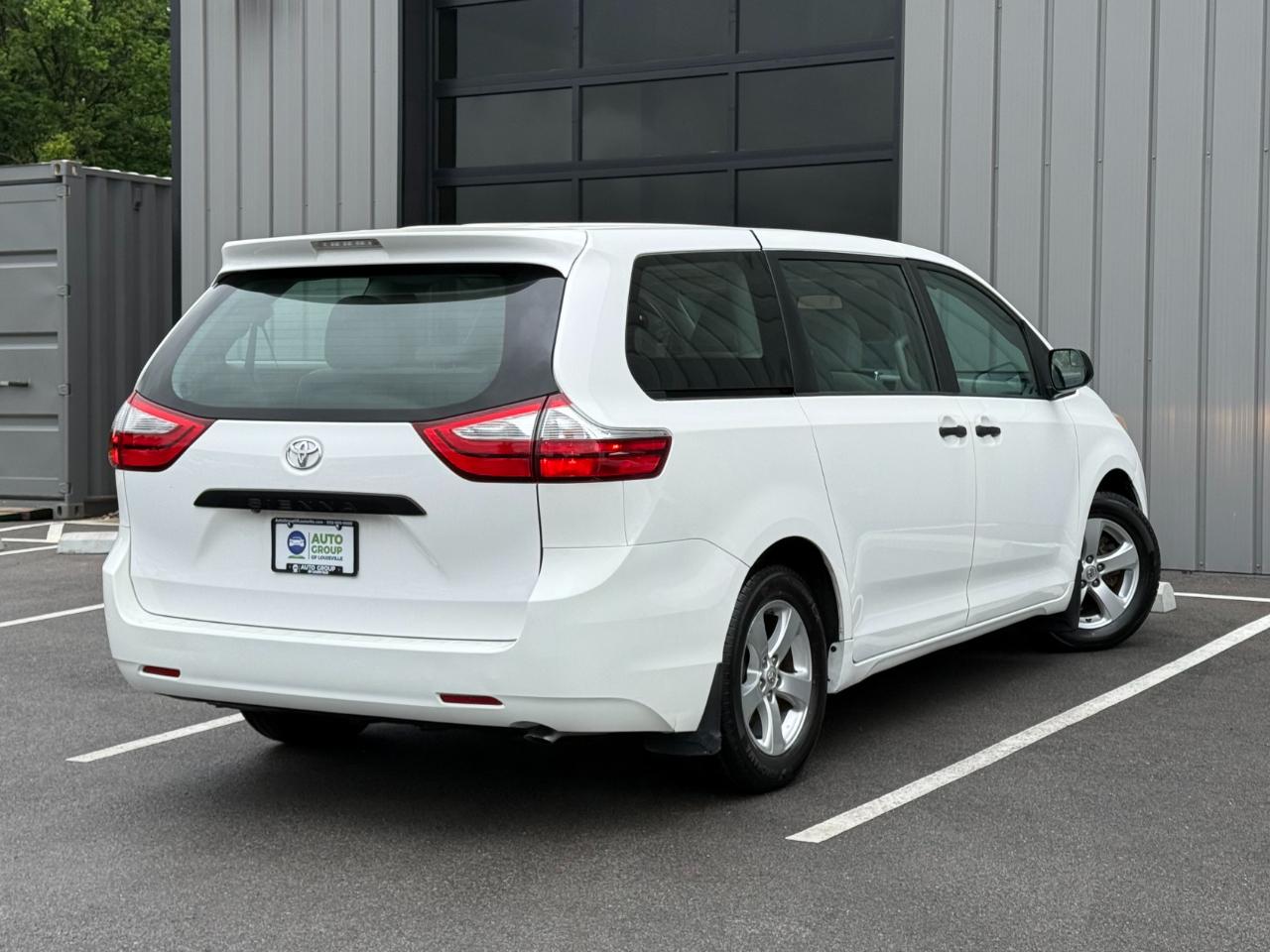 Toyota Sienna L FWD 7-Passenger (Natl) 2017