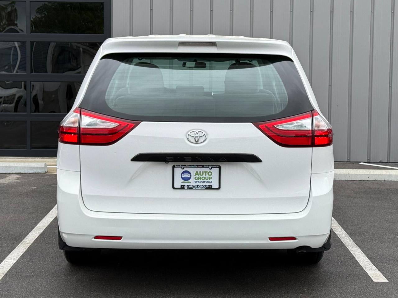 Toyota Sienna L FWD 7-Passenger (Natl) 2017