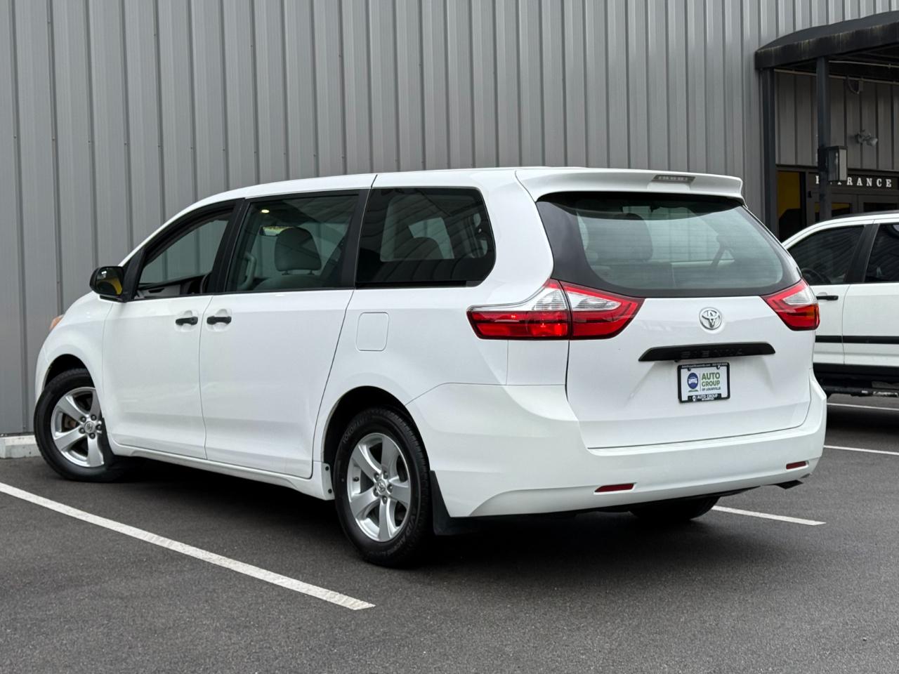 Toyota Sienna L FWD 7-Passenger (Natl) 2017