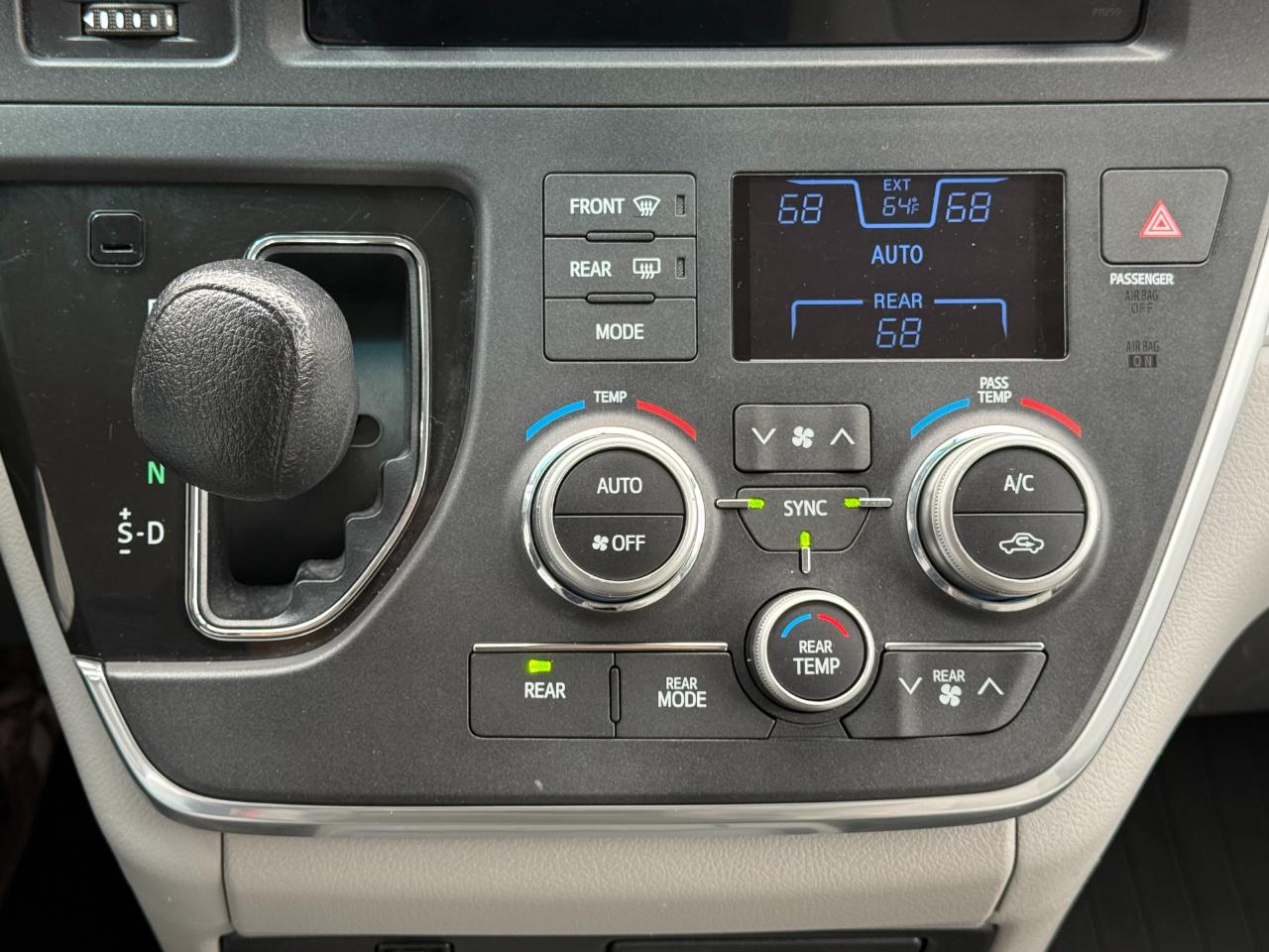 Toyota Sienna L FWD 7-Passenger (Natl) 2017