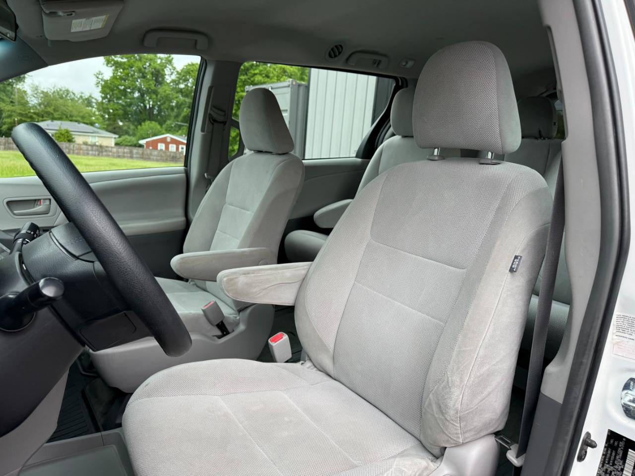 Toyota Sienna L FWD 7-Passenger (Natl) 2017