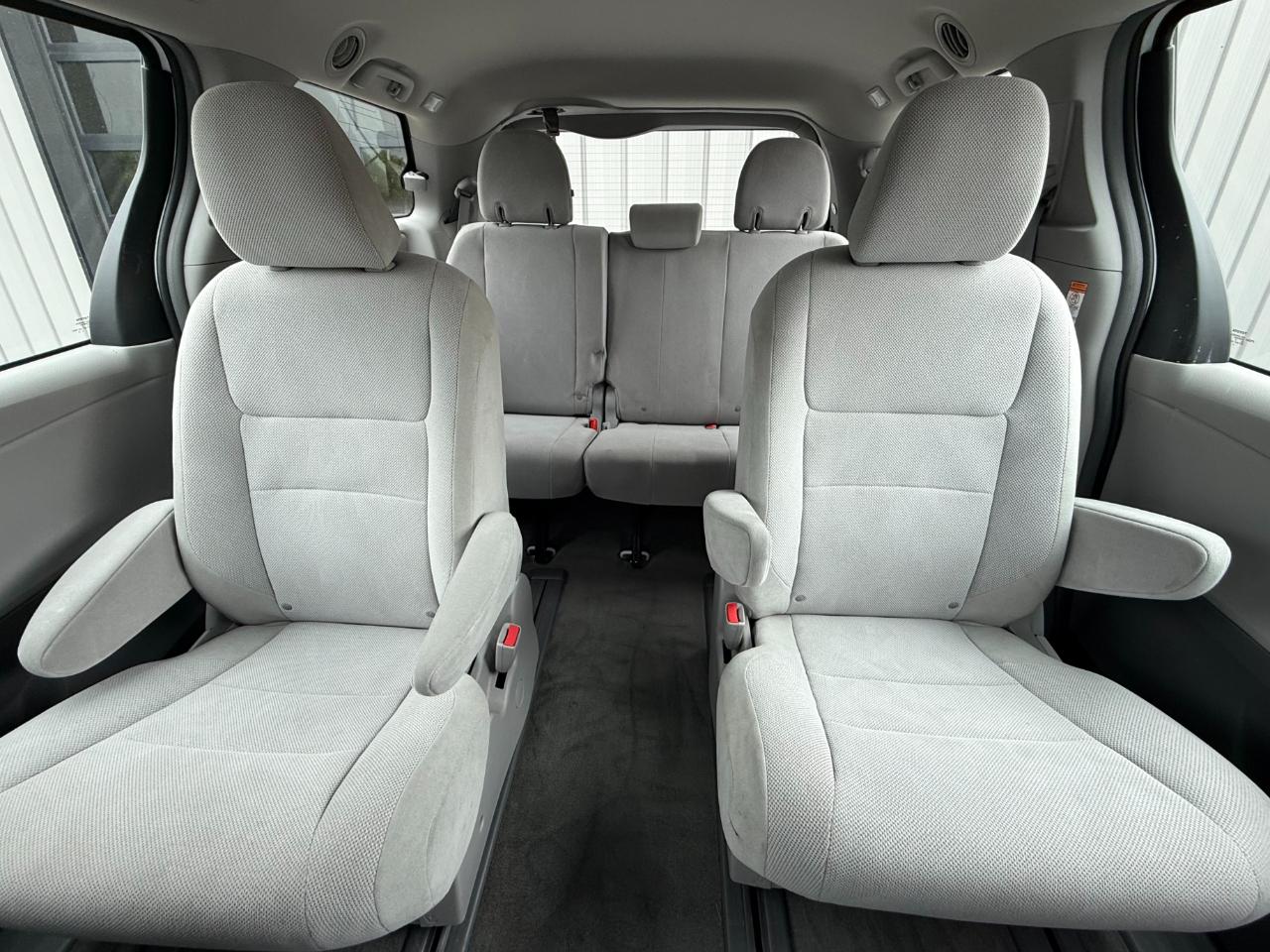 Toyota Sienna L FWD 7-Passenger (Natl) 2017