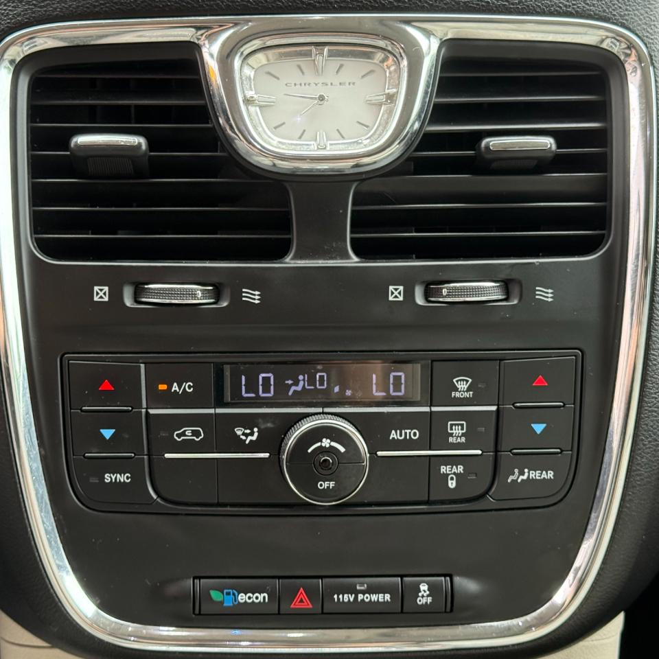 Chrysler Town & Country 4dr Wgn Touring 2015