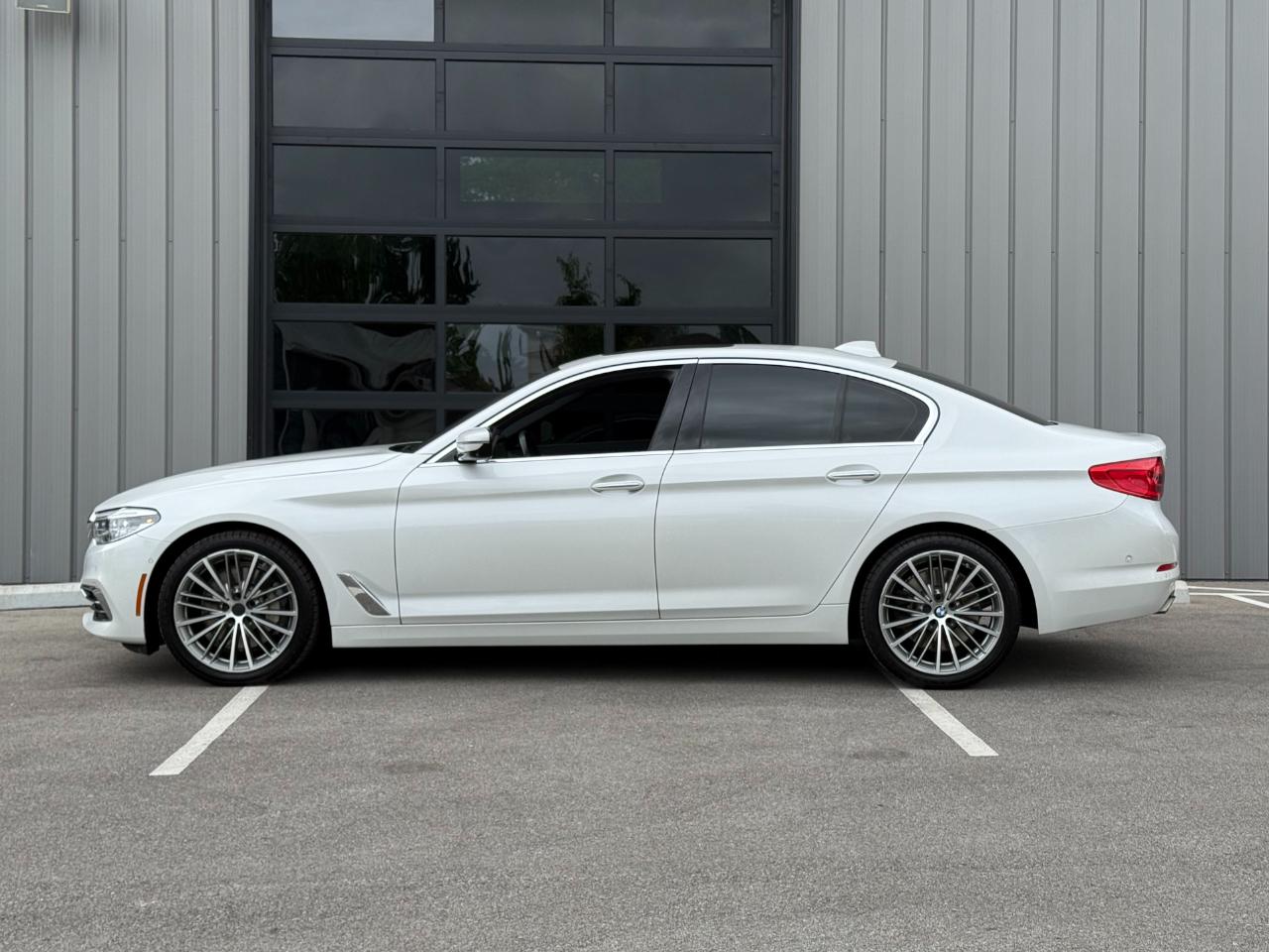 BMW 5 Series 540i xDrive Sedan 2017