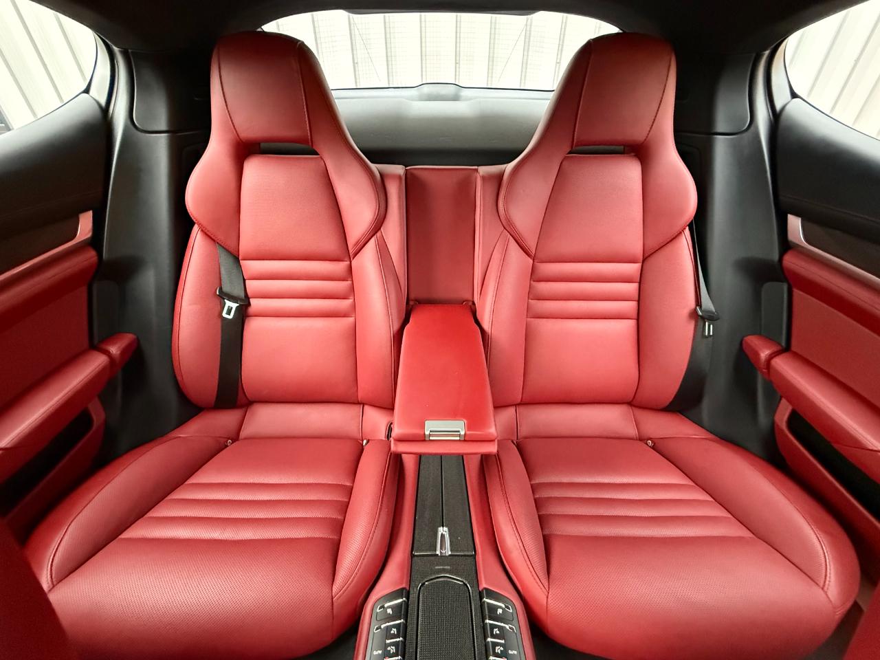 Porsche Panamera 4dr HB GTS 2015