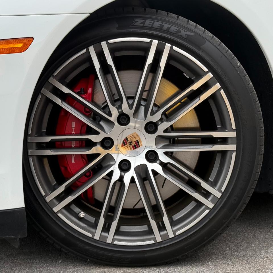 Porsche Panamera 4dr HB GTS 2015