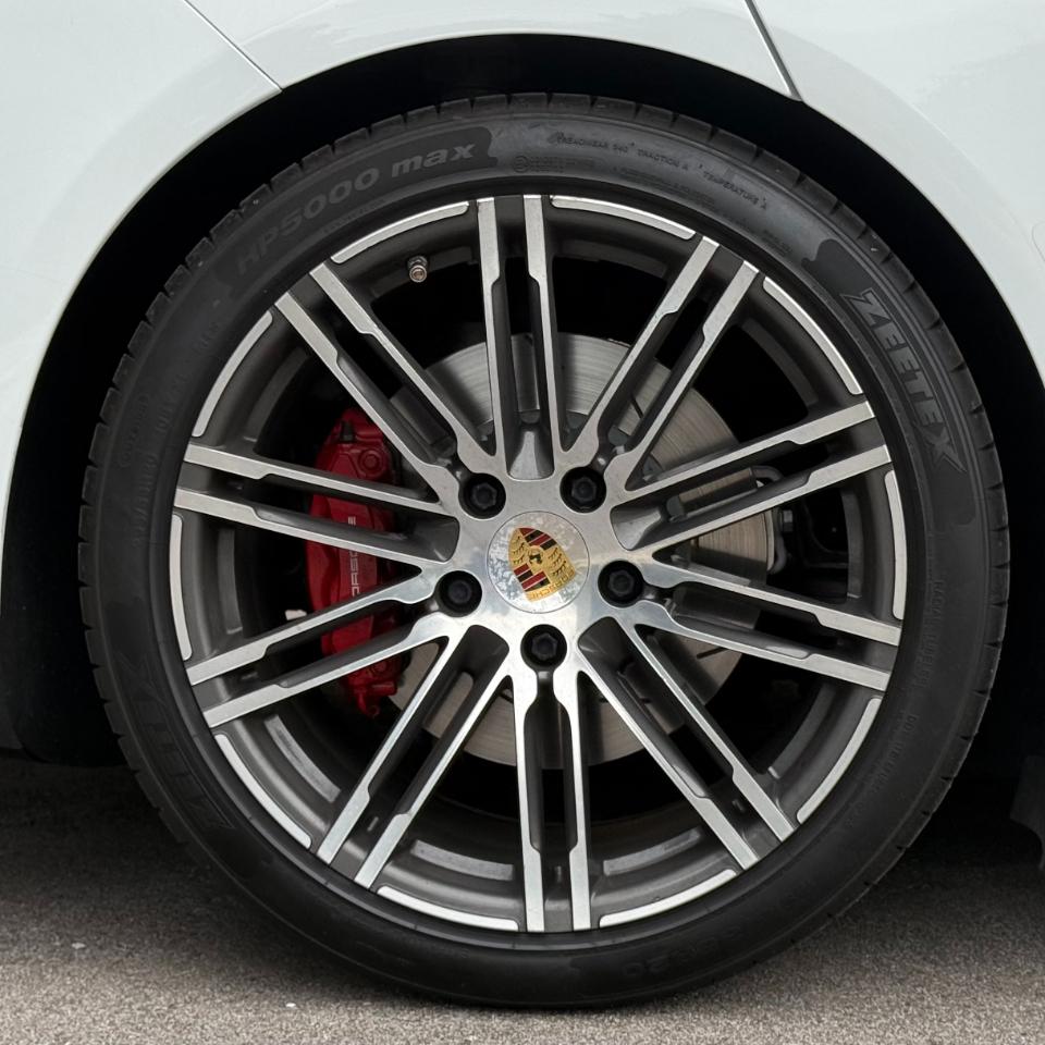 Porsche Panamera 4dr HB GTS 2015