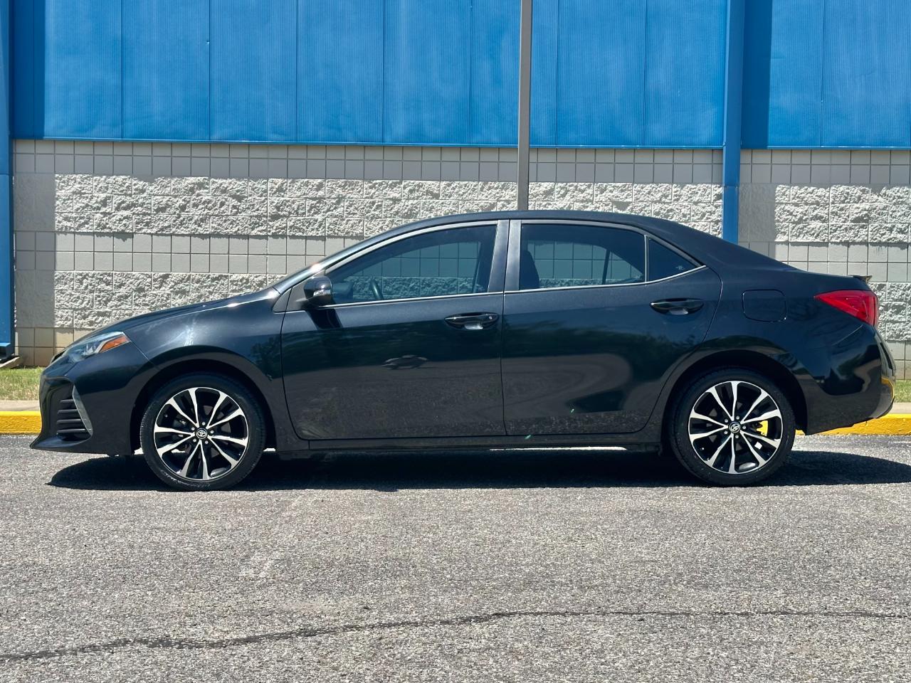 Toyota Corolla XLE CVT (Natl) 2019