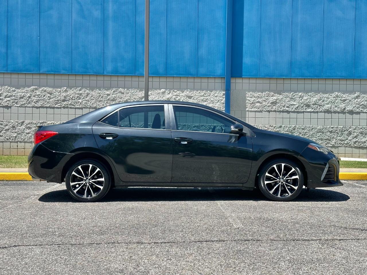 Toyota Corolla XLE CVT (Natl) 2019