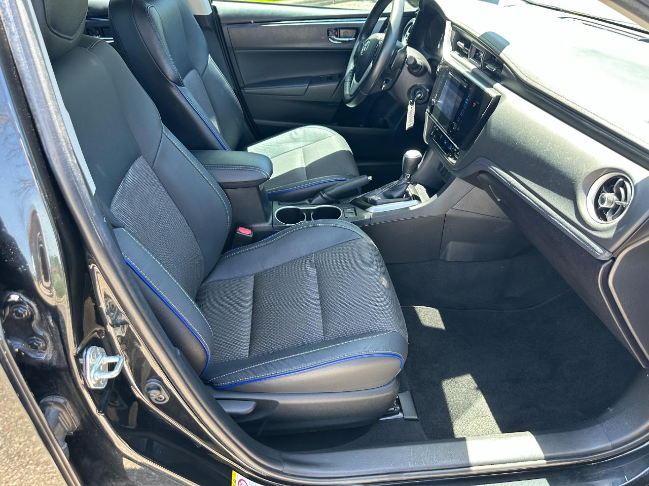 Toyota Corolla XLE CVT (Natl) 2019