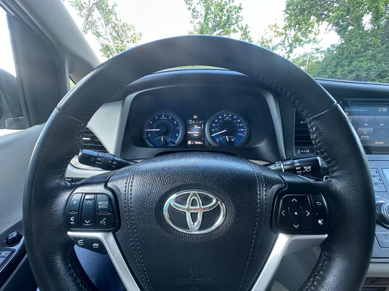 Toyota Sienna XLE Auto Access Seat FWD 7-Passenger (Natl) 2017