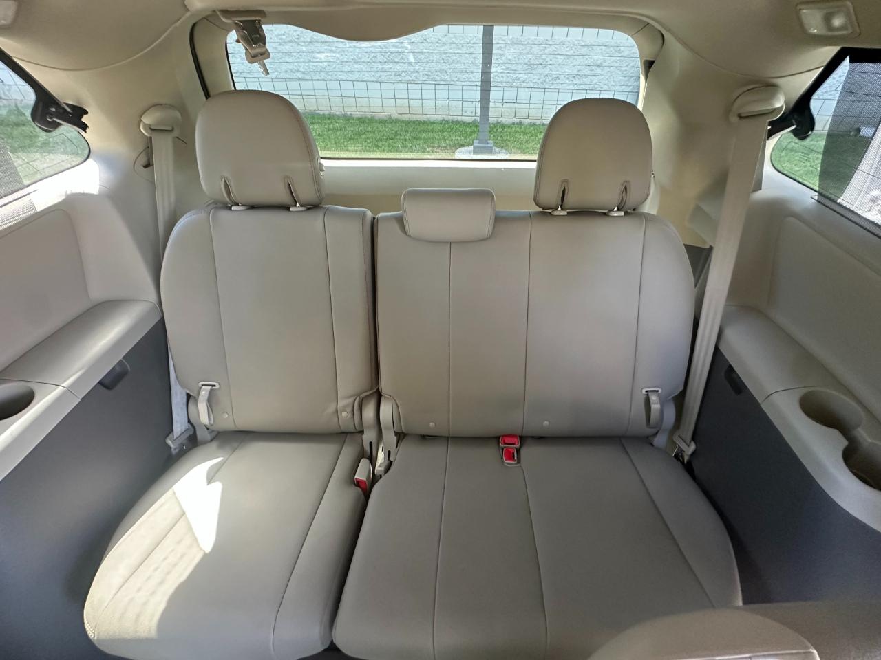 Toyota Sienna XLE Auto Access Seat FWD 7-Passenger (Natl) 2017