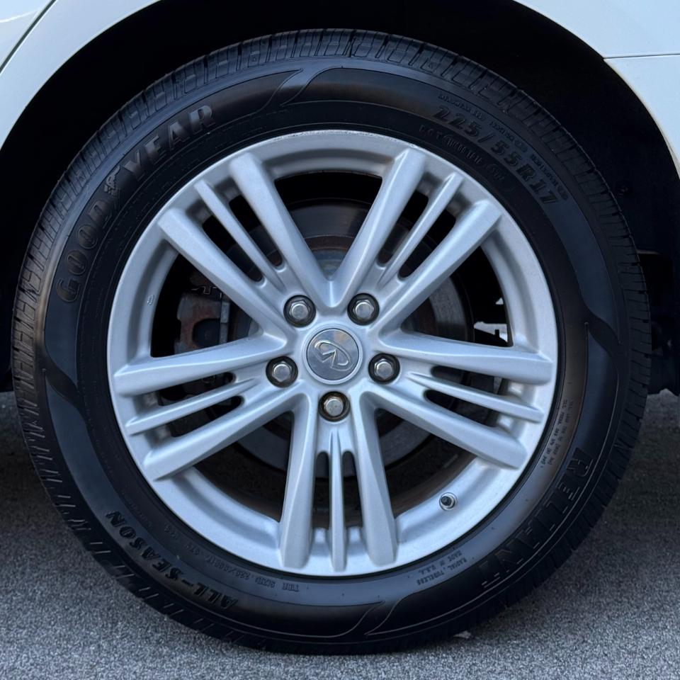 Infiniti G37 Sedan 4dr x AWD 2010