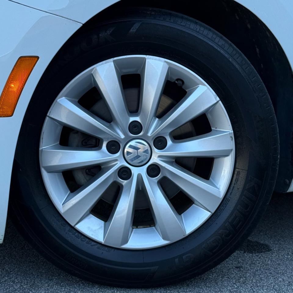 Volkswagen Beetle S Auto 2018