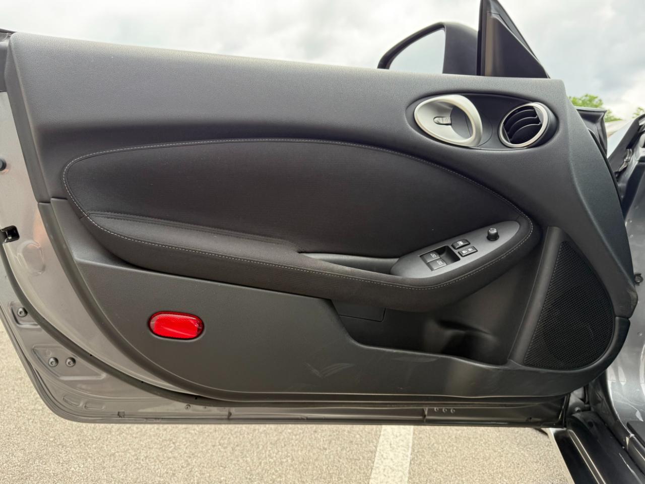 Nissan 370Z Coupe Manual 2017