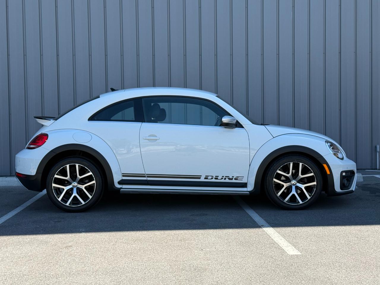 Volkswagen Beetle Coupe 2dr Auto 1.8T Dune PZEV 2016